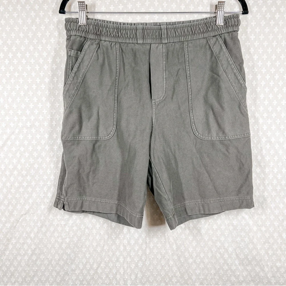 Athleta Dark Grey Farallon Burmuda Shorts‎